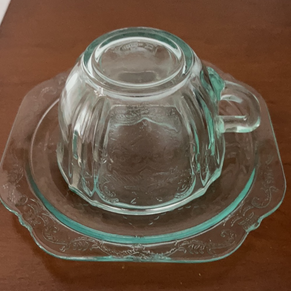 Federal Glass Recollection Cup and Saucer, 1970 - Picture 4 of 9